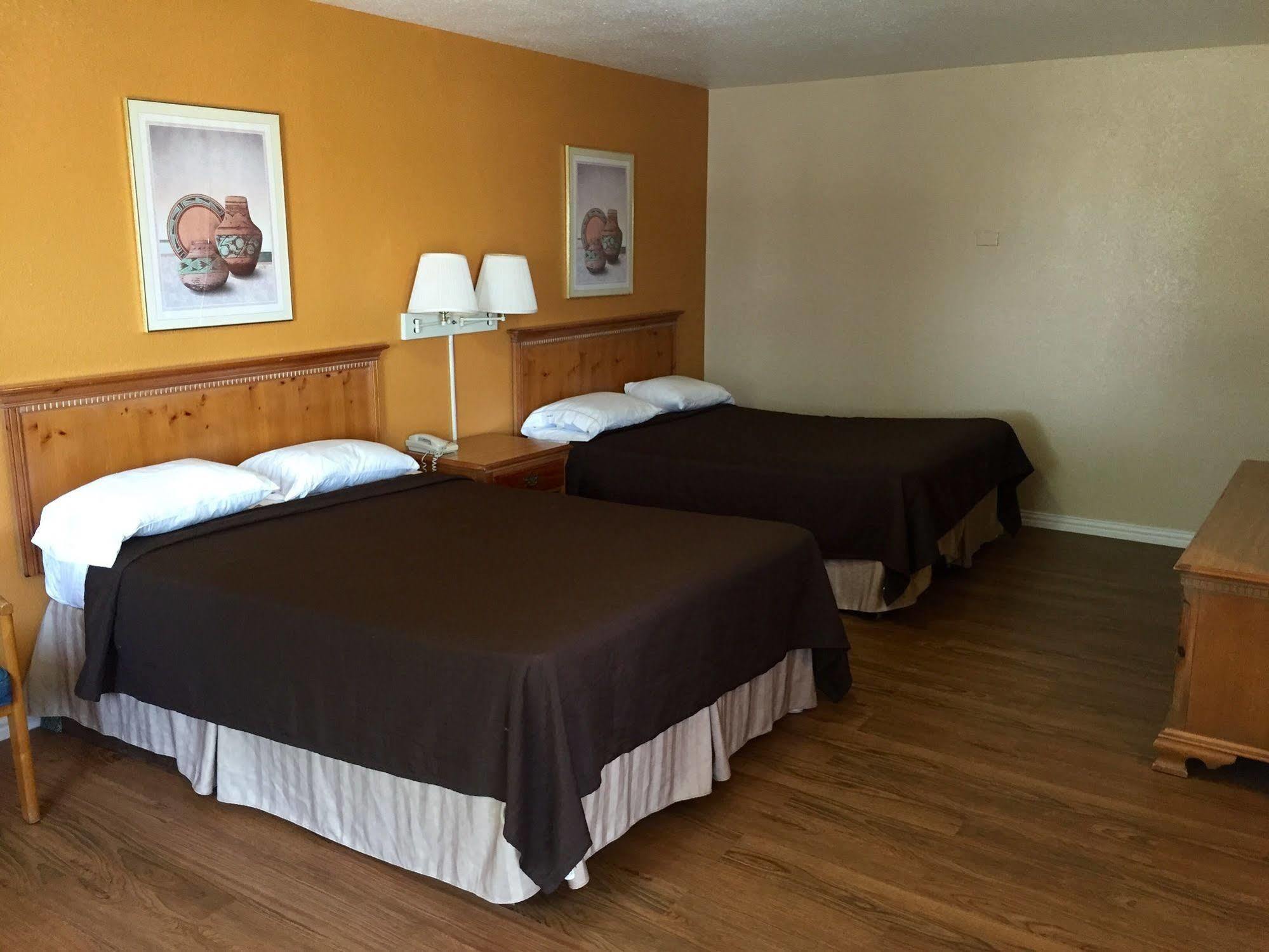 Regency Inn Hondo Eksteriør billede